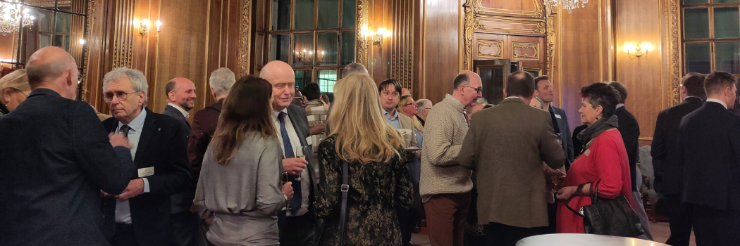 Alumni gathering at the VM60 launch event in London